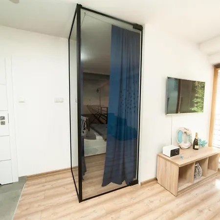 Blue In Vibrant Heart Of Appartamento *